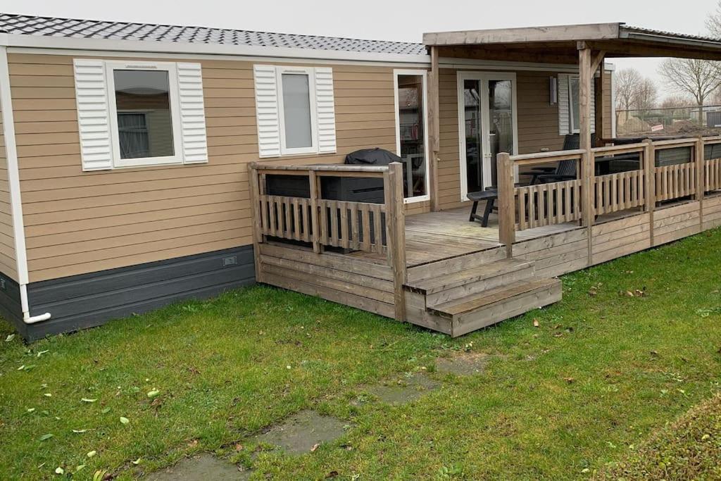 Gezellig Chalet In Het Mooie Zeeland - Oostkapelle Exteriér fotografie